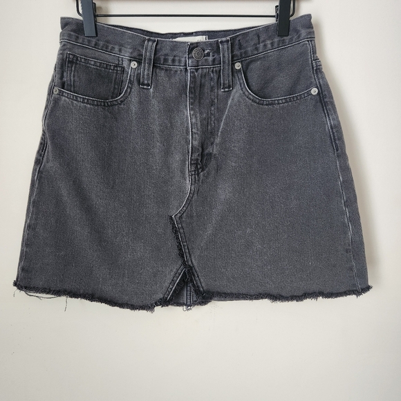 Madewell | Rigid Denim A-Line Mini Skirt in Lunar Wash Cutout Edition - Size 28 - Picture 3 of 10